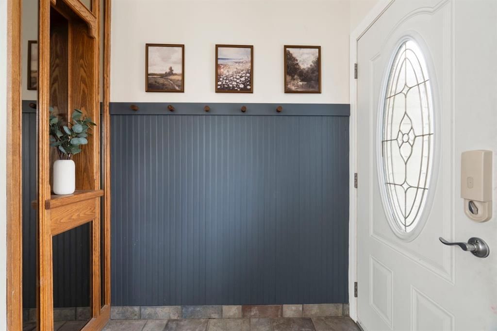 15 Mckinley Place SE, Calgary — photo 4 of 49
