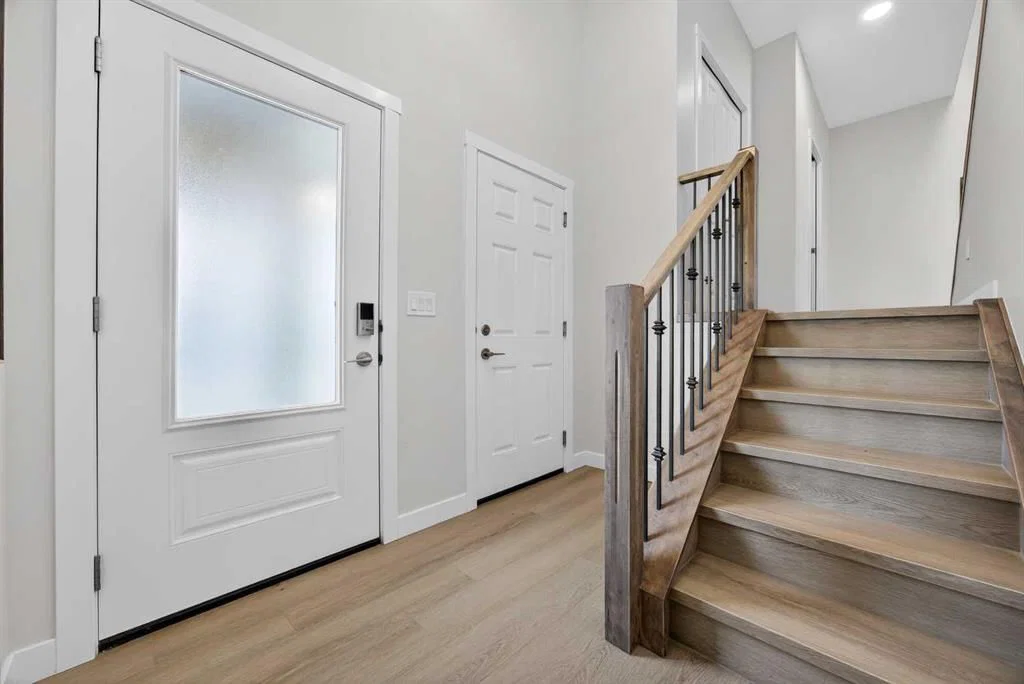 67 Versant Way SW, Calgary — photo 2 of 50
