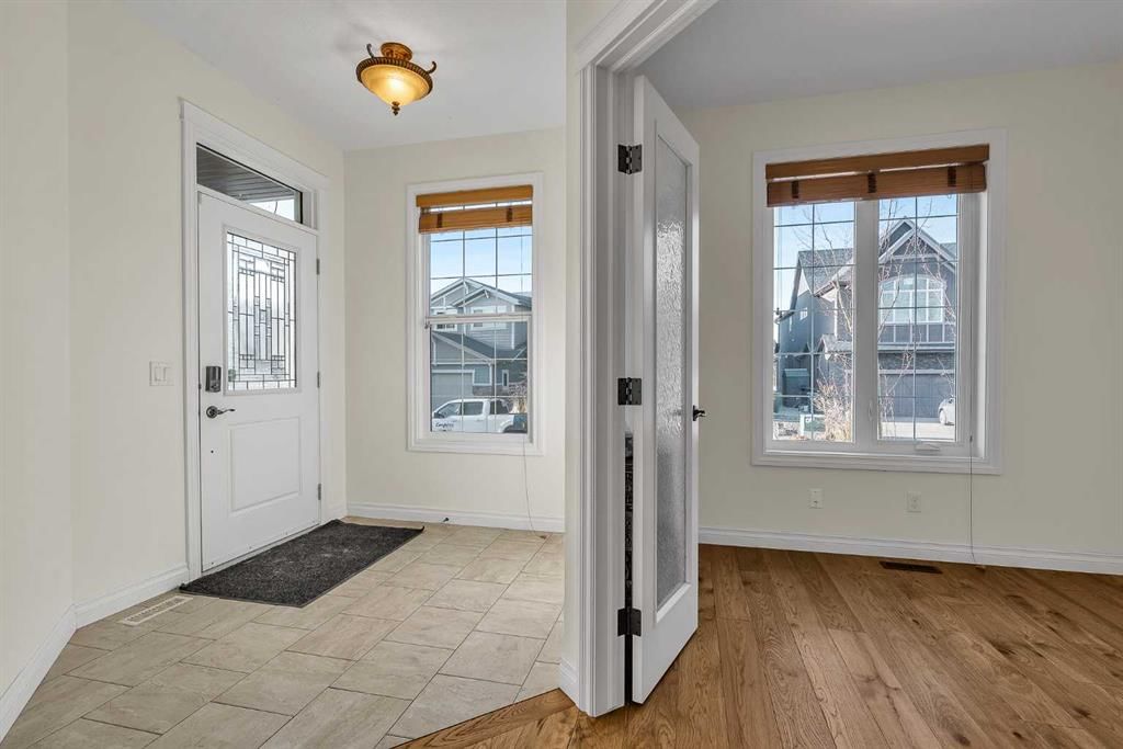 8 Legacy Terrace SE, Calgary — photo 3 of 47