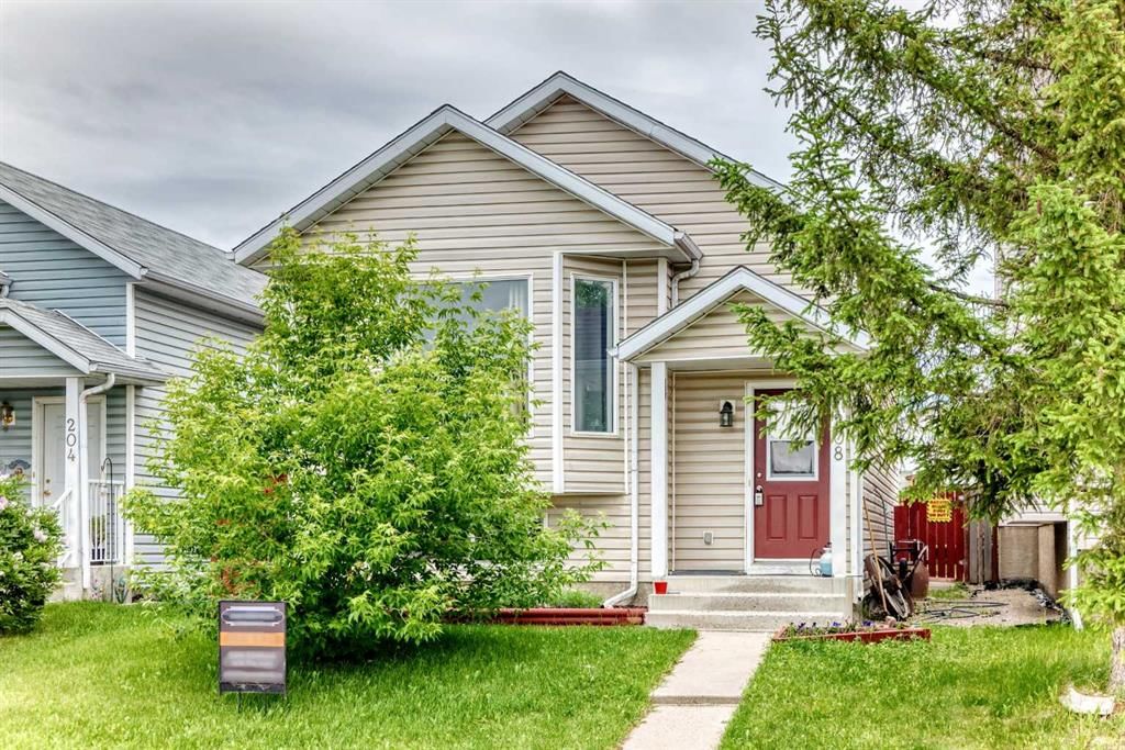 208 Erin Meadow Green SE, Calgary — main listing photo