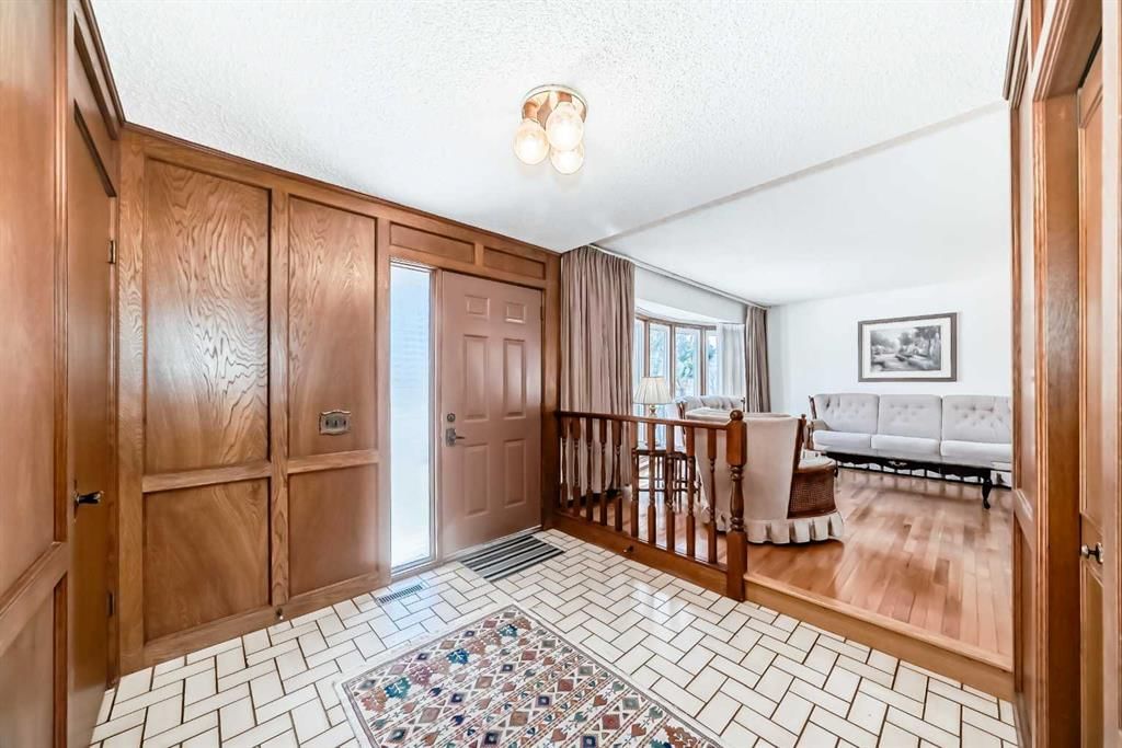 183 Dalcastle Way NW, Calgary — photo 3 of 50