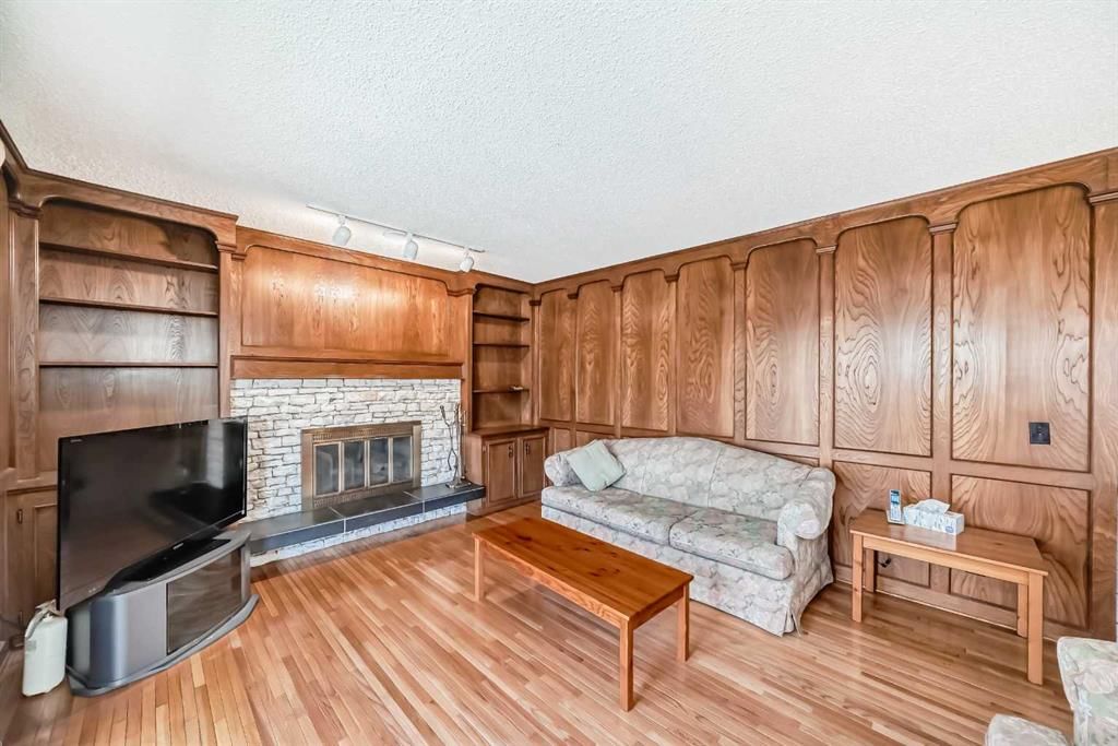 183 Dalcastle Way NW, Calgary — photo 5 of 50