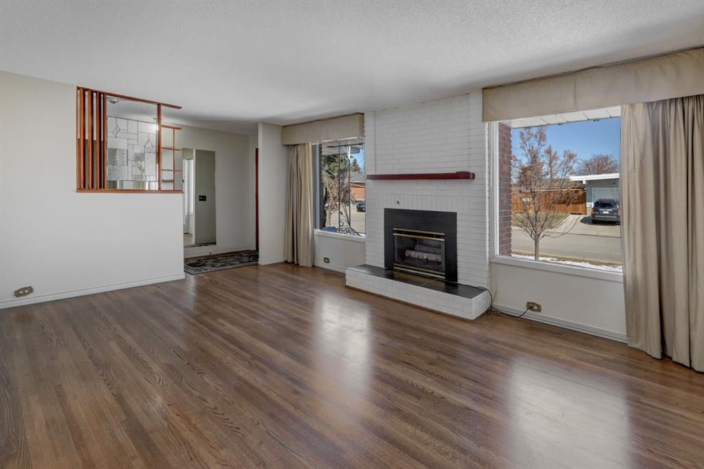 1008 Motherwell Road NE, Calgary — photo 3 of 32