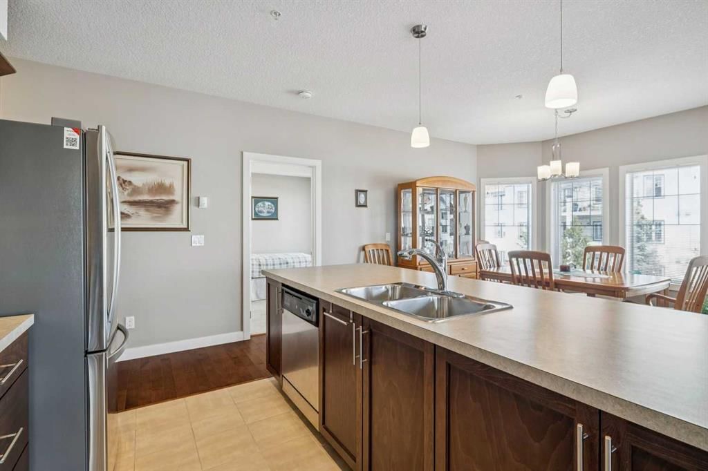 344, 20 Royal Oak Plaza NW, Calgary — photo 5 of 41