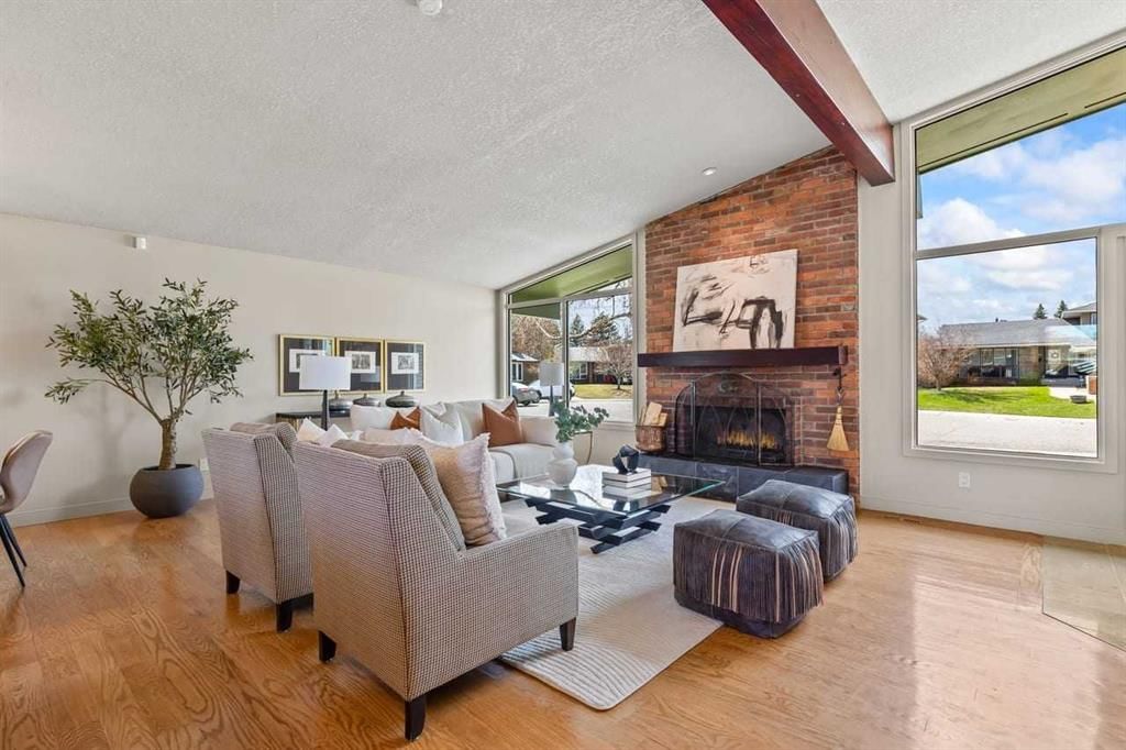 36 Lake Twintree Place SE, Calgary — photo 4 of 50