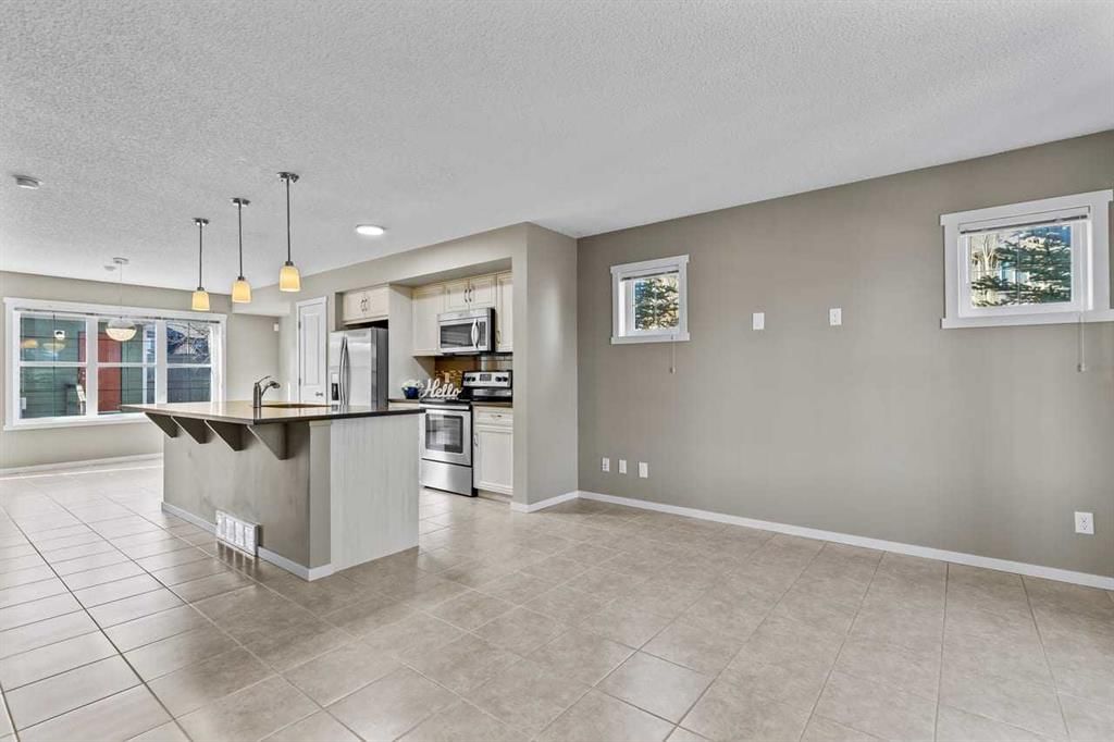 150 Mahogany Boulevard SE, Calgary — photo 3 of 43