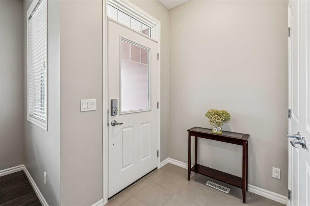 1565 Legacy Circle SE, Calgary — photo 2 of 34