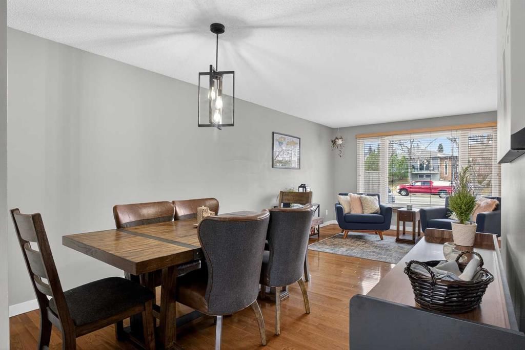 1480 Berkley Drive NW, Calgary — photo 3 of 39