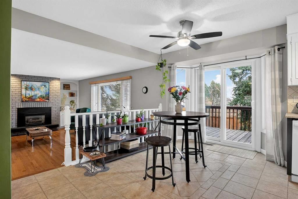 1480 Berkley Drive NW, Calgary — photo 5 of 39