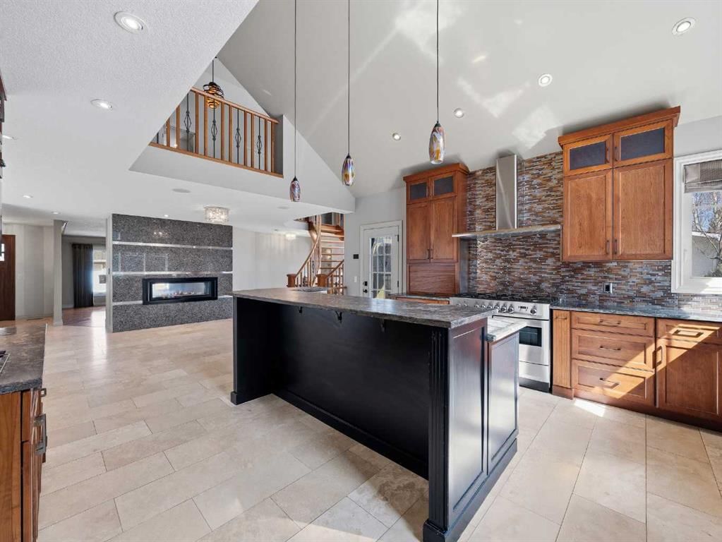 10703 Willowgreen Drive SE, Calgary — photo 3 of 50