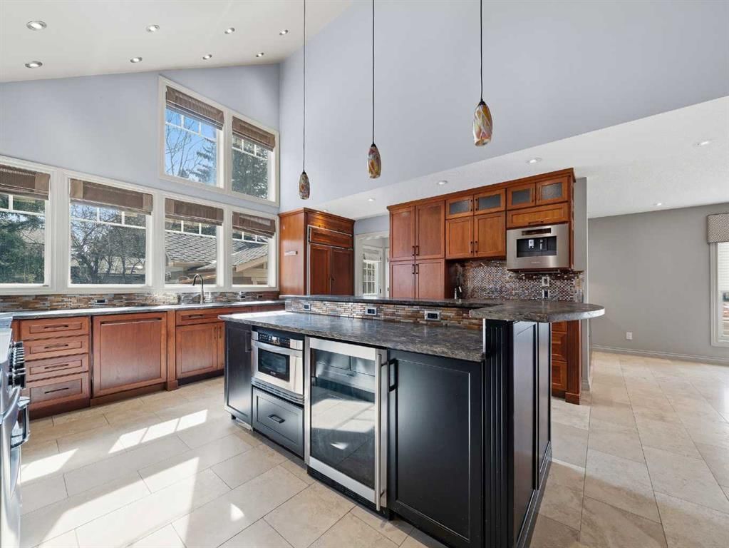 10703 Willowgreen Drive SE, Calgary — photo 4 of 50