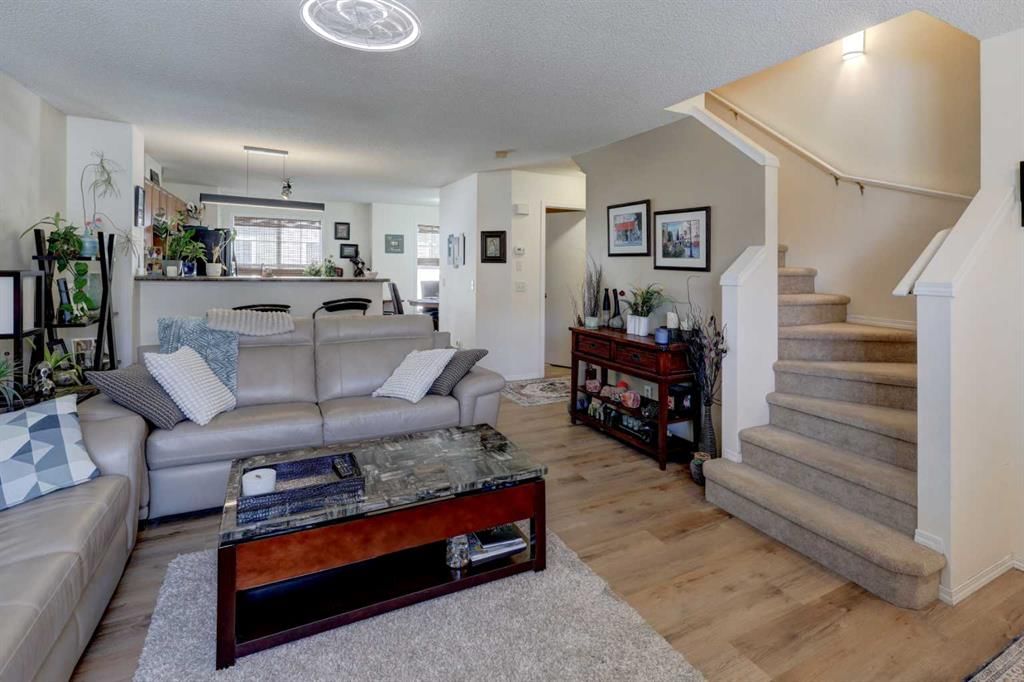 319 Toscana Gardens NW, Calgary — photo 3 of 38