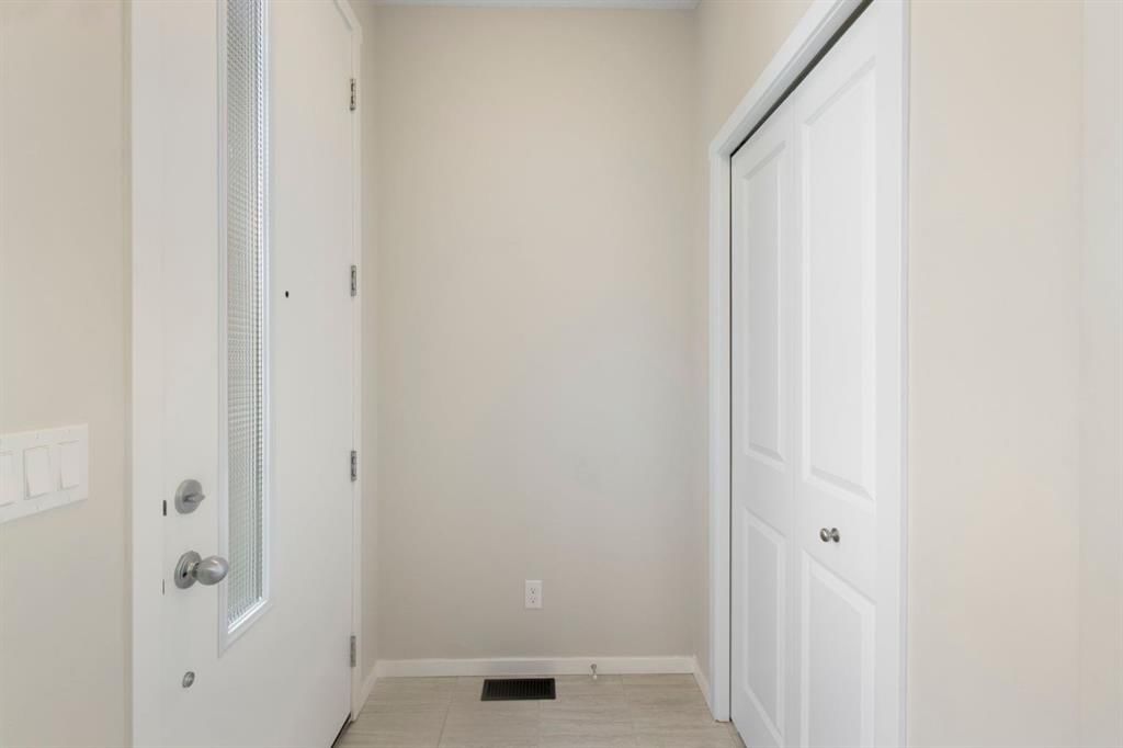 806 Walden Drive SE, Calgary — photo 3 of 50