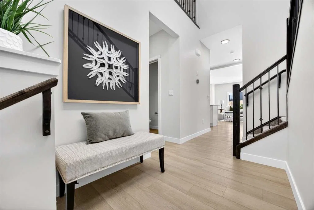 997 Alpine Drive SW, Calgary — photo 2 of 50