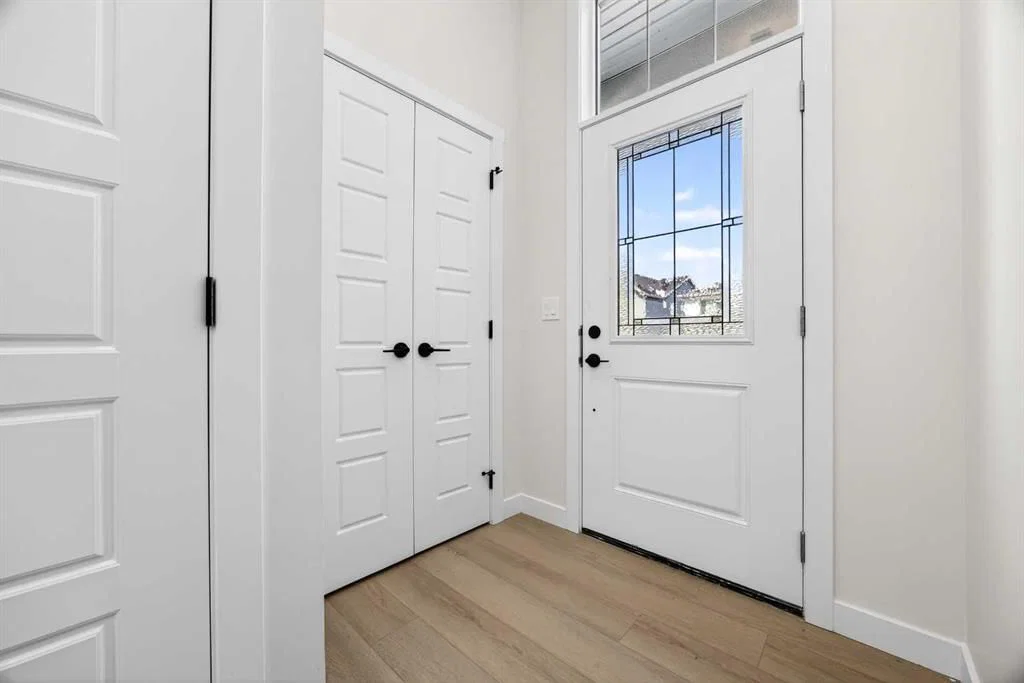 997 Alpine Drive SW, Calgary — photo 3 of 50