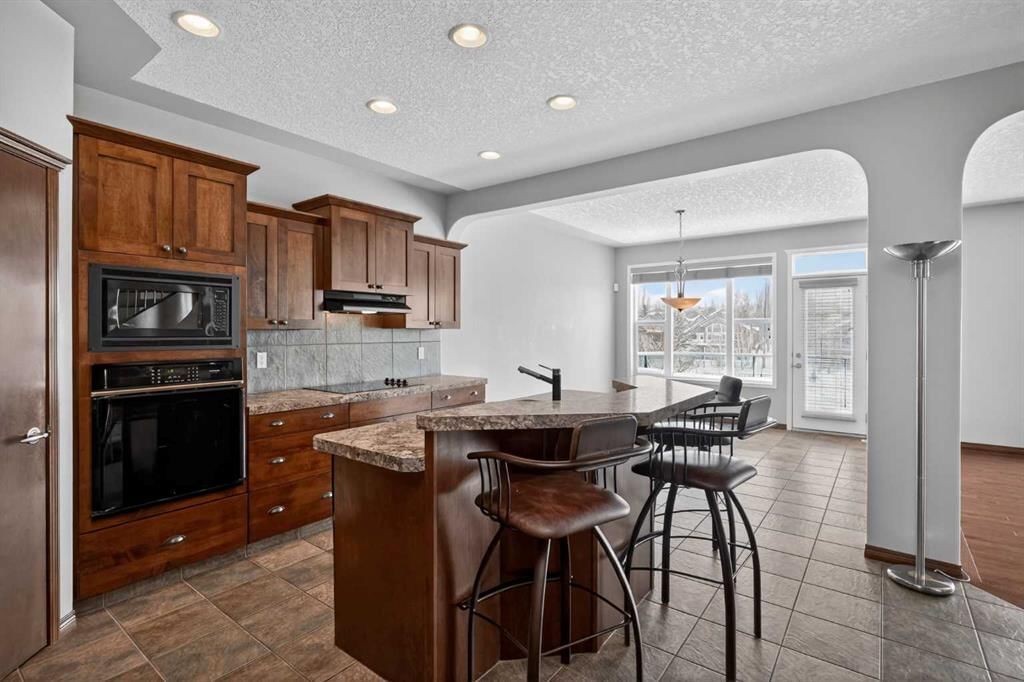 70 Panatella Circle NW, Calgary — photo 2 of 49