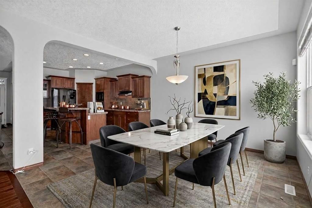 70 Panatella Circle NW, Calgary — photo 5 of 49