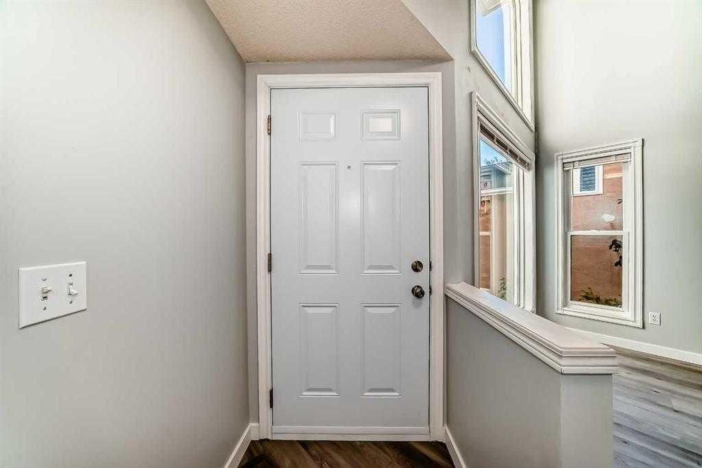 10134 Hidden Valley Drive NW, Calgary — photo 3 of 33