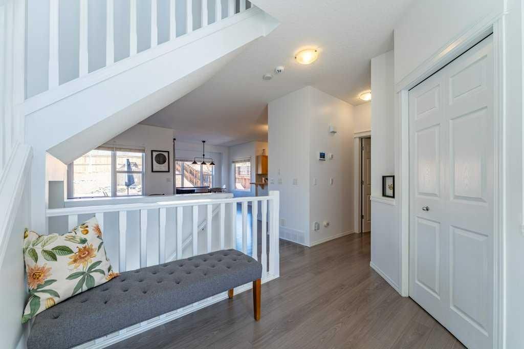322 Rockyspring Circle NW, Calgary — photo 3 of 49