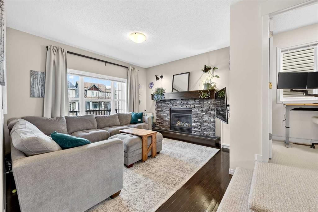 47 Copperpond Heights SE, Calgary — photo 3 of 46