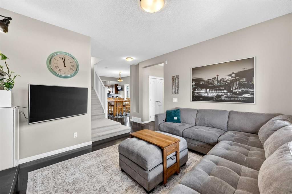 47 Copperpond Heights SE, Calgary — photo 4 of 46