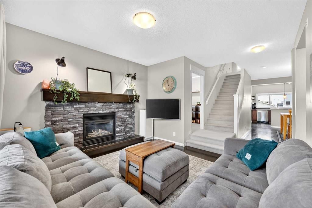 47 Copperpond Heights SE, Calgary — photo 5 of 46