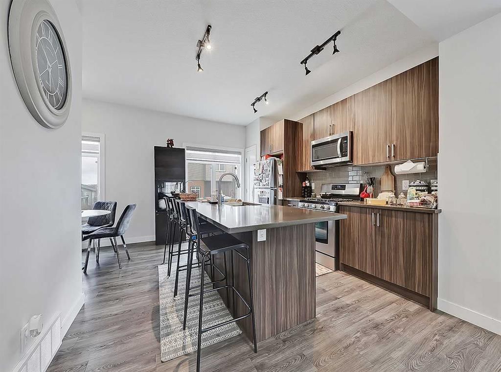 126 Sage Bluff Circle NW, Calgary — photo 4 of 31