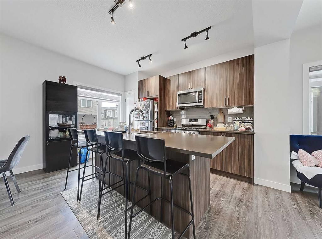 126 Sage Bluff Circle NW, Calgary — photo 5 of 31