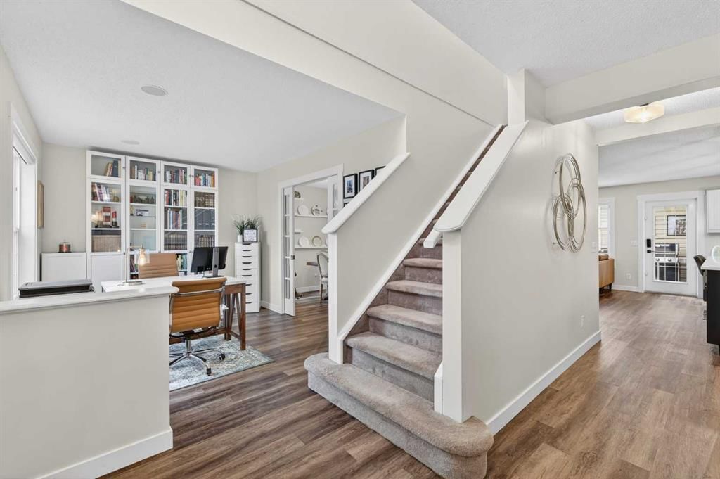 60 Inverness Drive SE, Calgary — photo 5 of 50
