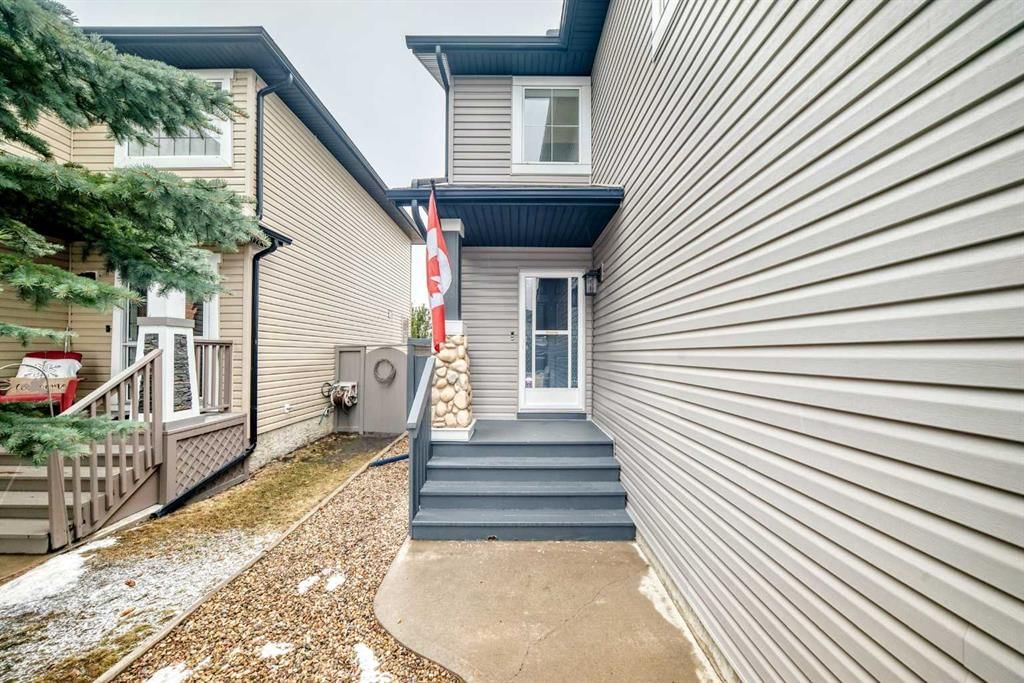 126 Chapalina Park Crescent, Calgary — photo 2 of 38