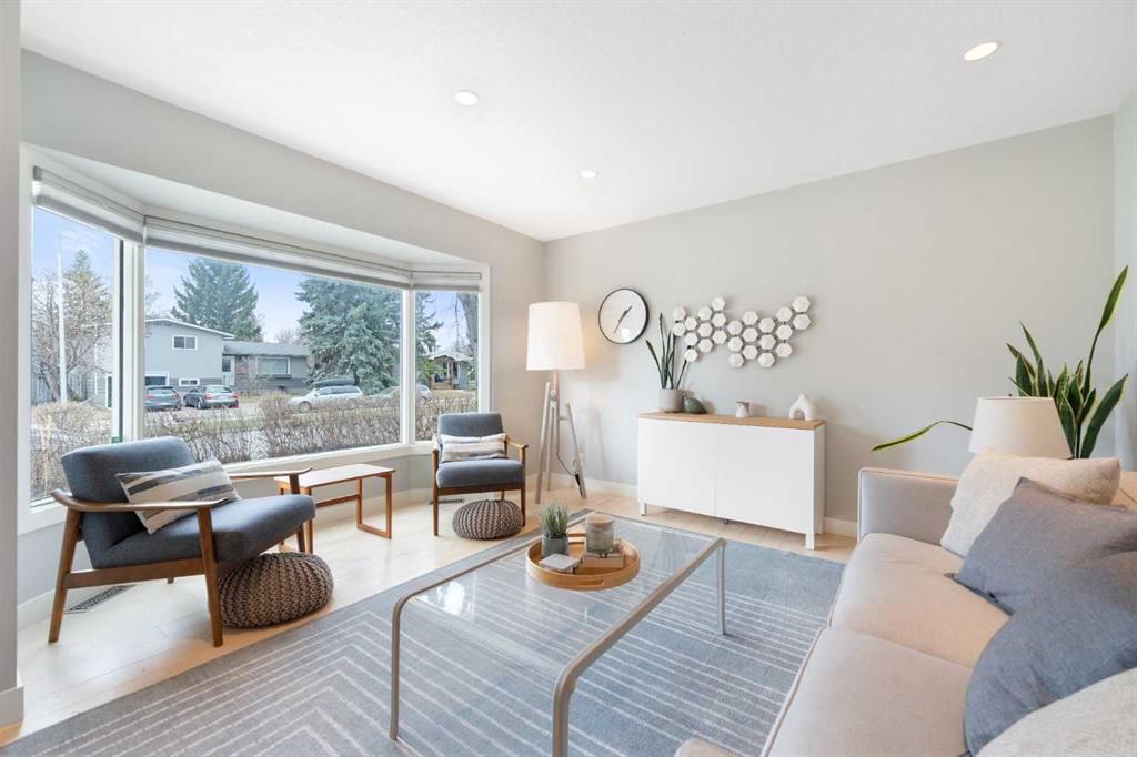 1412 89 Avenue SW, Calgary — photo 3 of 47
