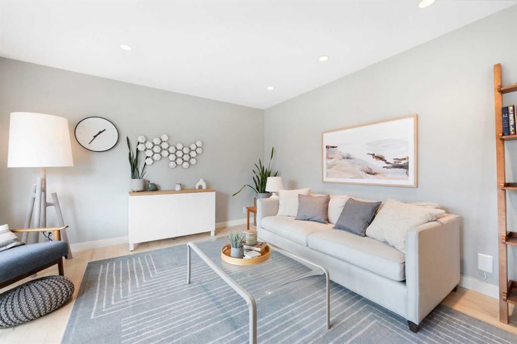 1412 89 Avenue SW, Calgary — photo 4 of 47