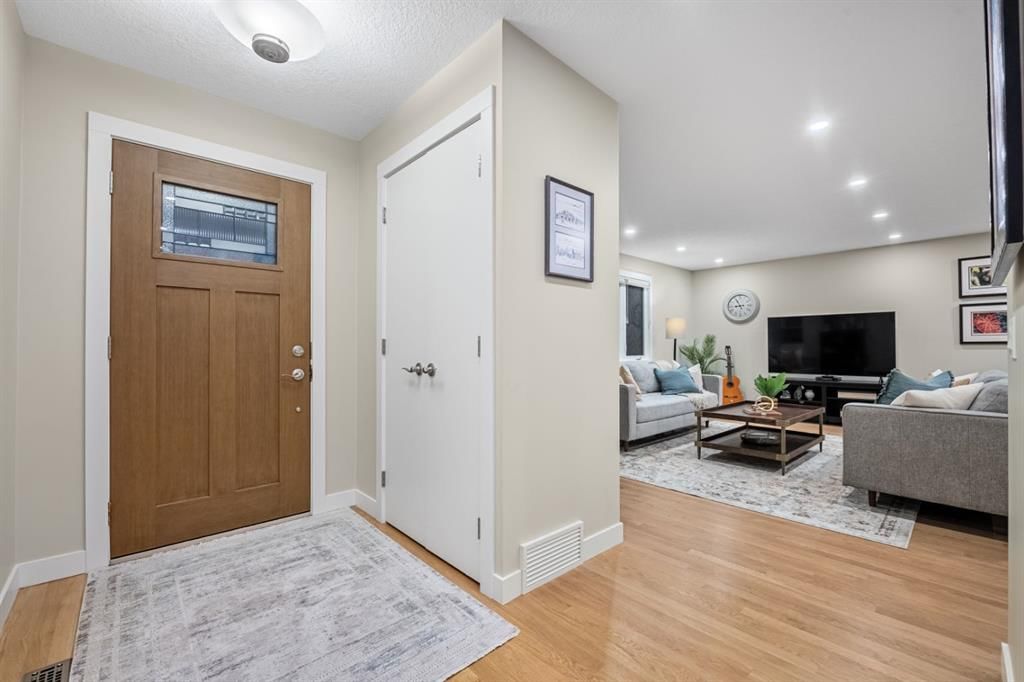 115 Lake Wasa Place SE, Calgary — photo 4 of 50