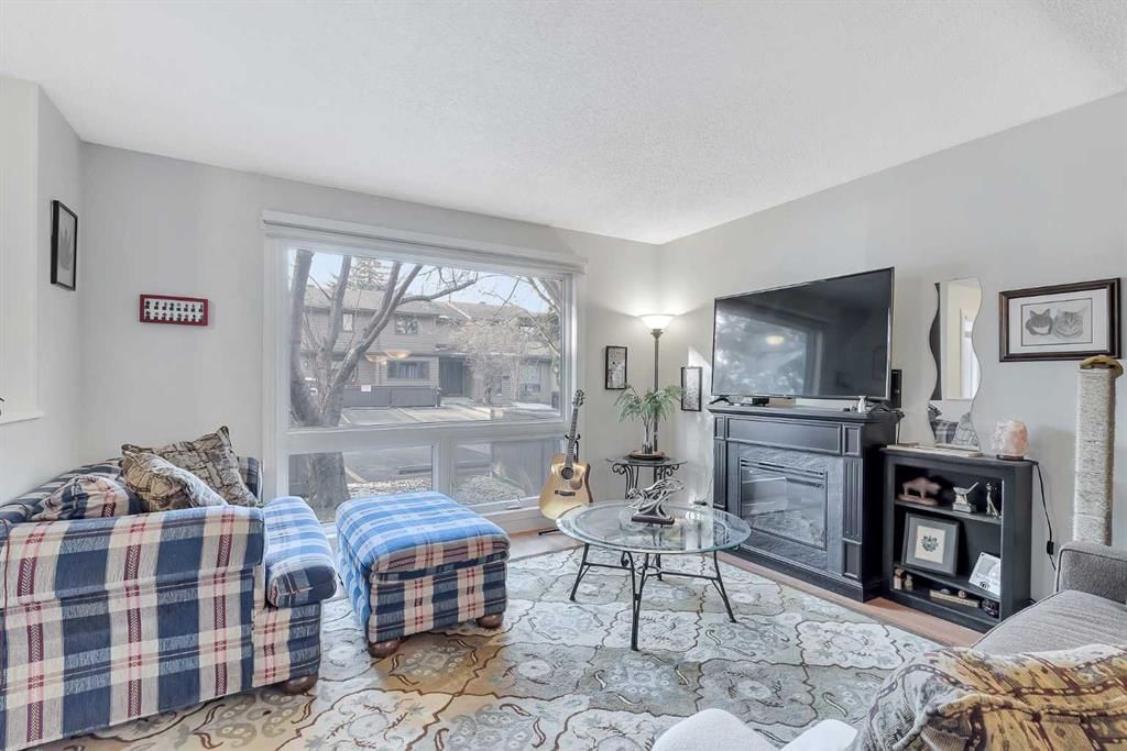 112, 2300 Oakmoor Drive SW, Calgary — photo 4 of 20