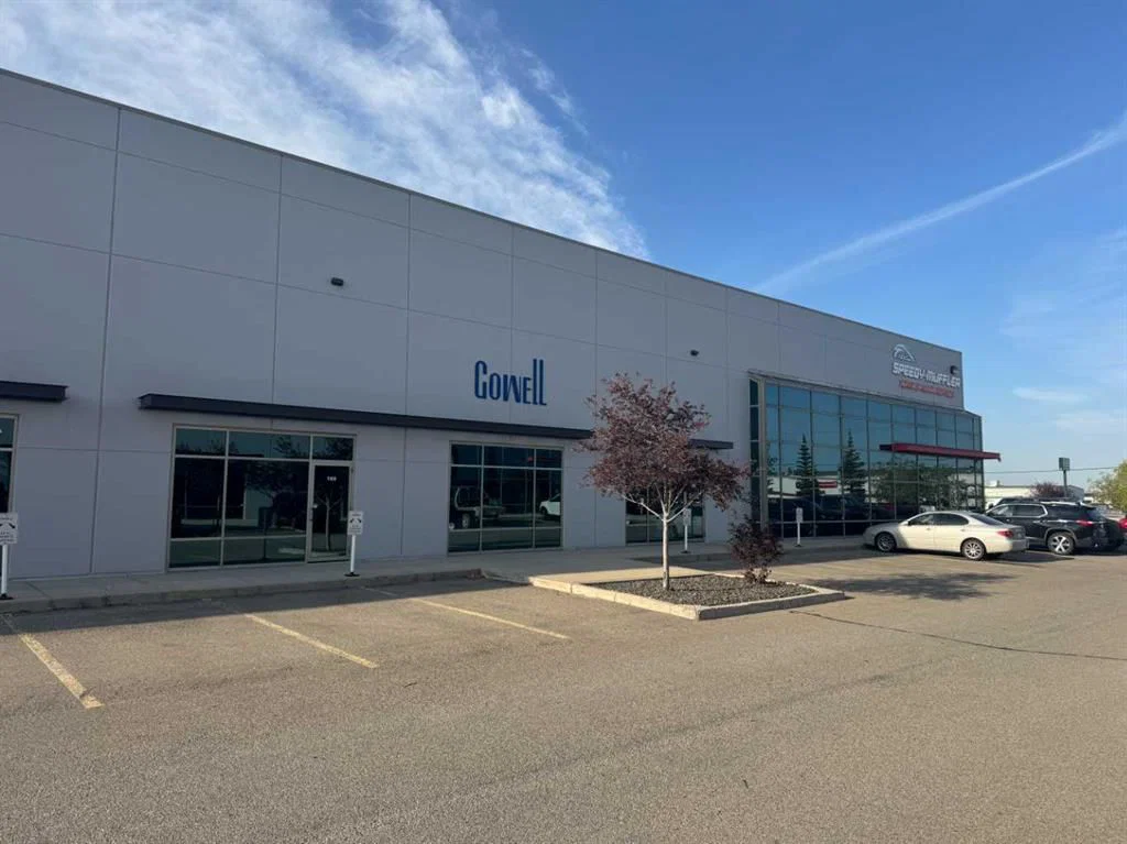 103, 118 East Lake Boulevard NE, Airdrie — main listing photo
