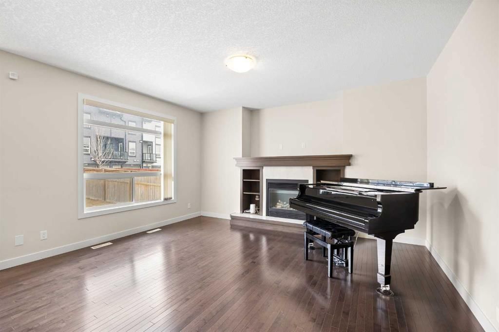 1139 Evanston Drive NW, Calgary — photo 3 of 35