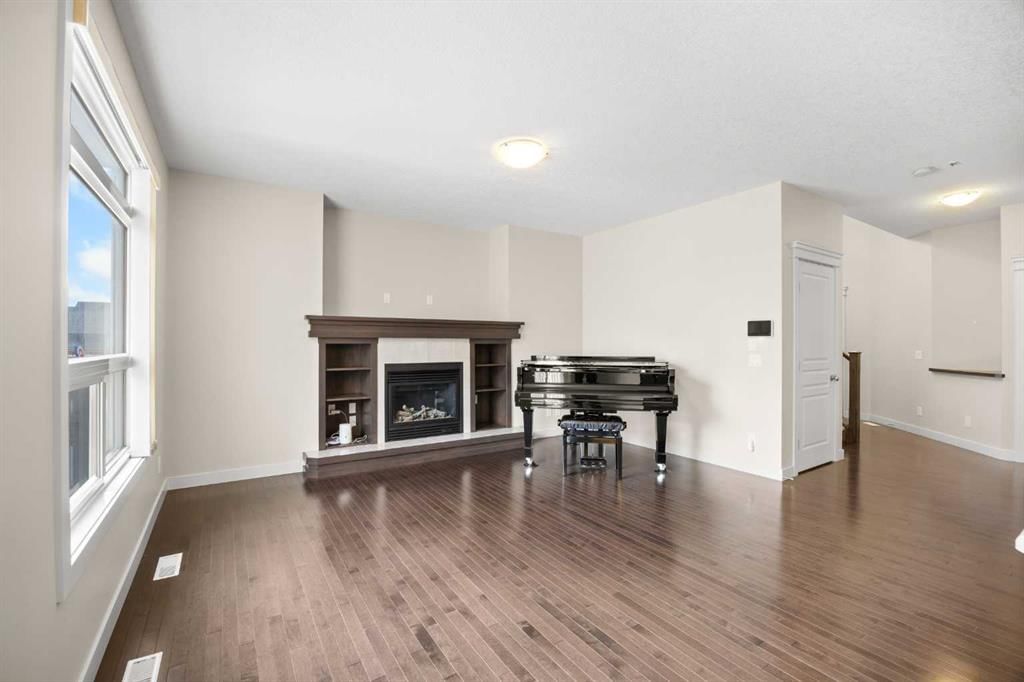 1139 Evanston Drive NW, Calgary — photo 4 of 35