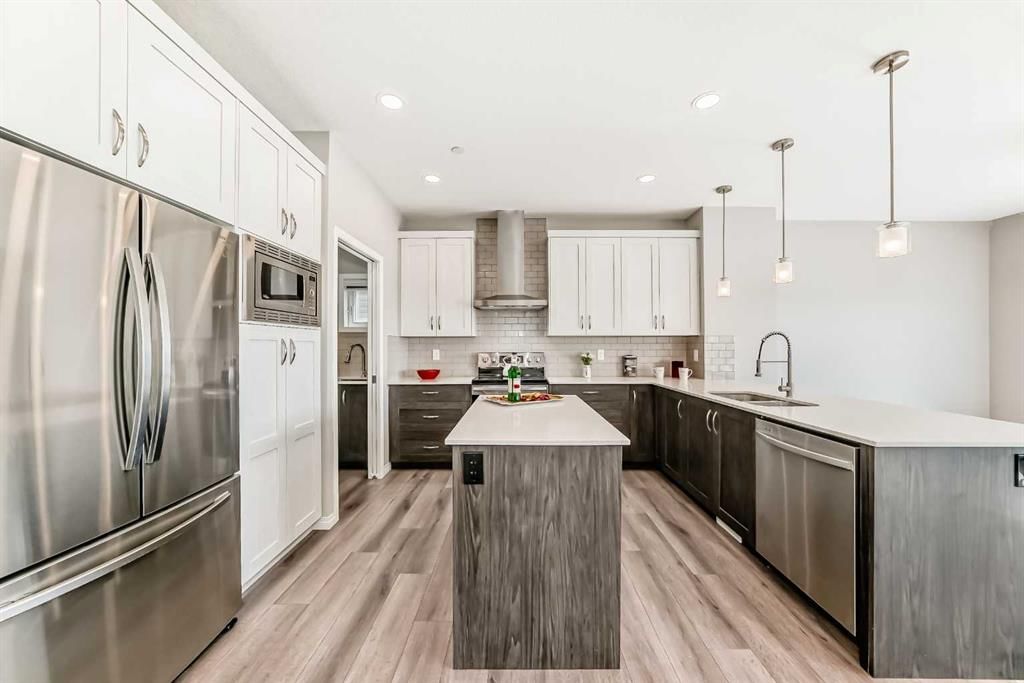 35 Lucas Terrace NW, Calgary — photo 5 of 47