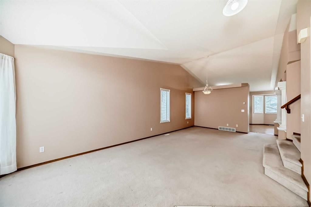 37 Arbour Wood Place NW, Calgary — photo 5 of 40