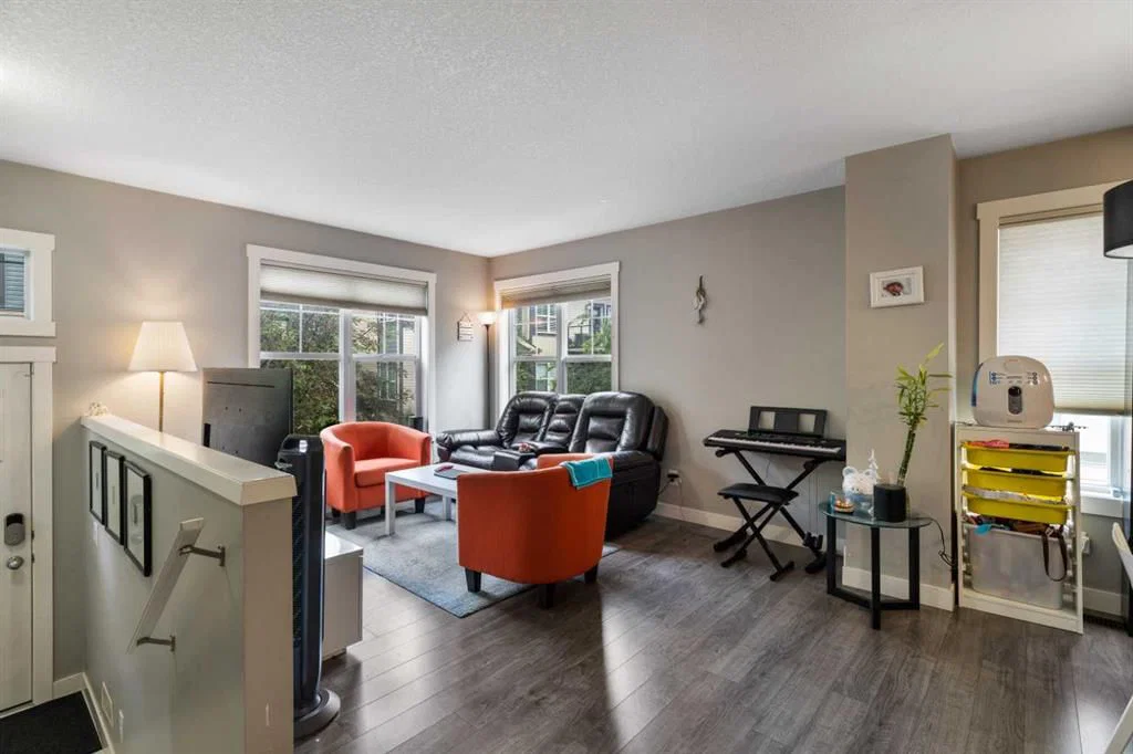 319 Mckenzie Towne Square SE, Calgary — photo 5 of 40