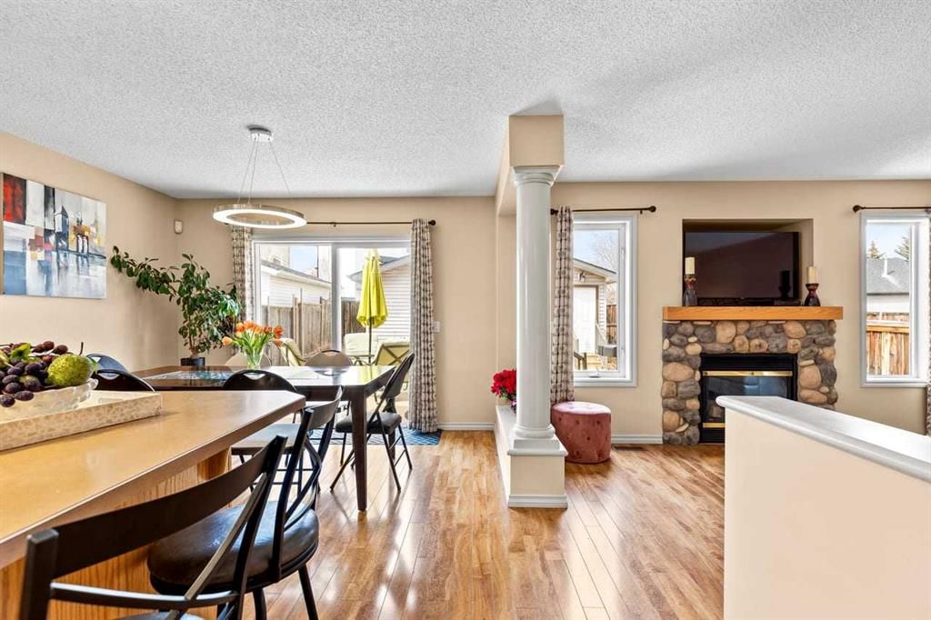 310 Somerset Drive SW, Calgary — photo 3 of 50