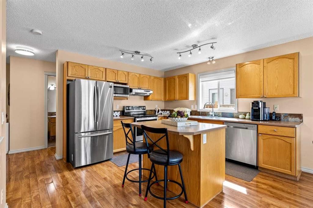 310 Somerset Drive SW, Calgary — photo 5 of 50