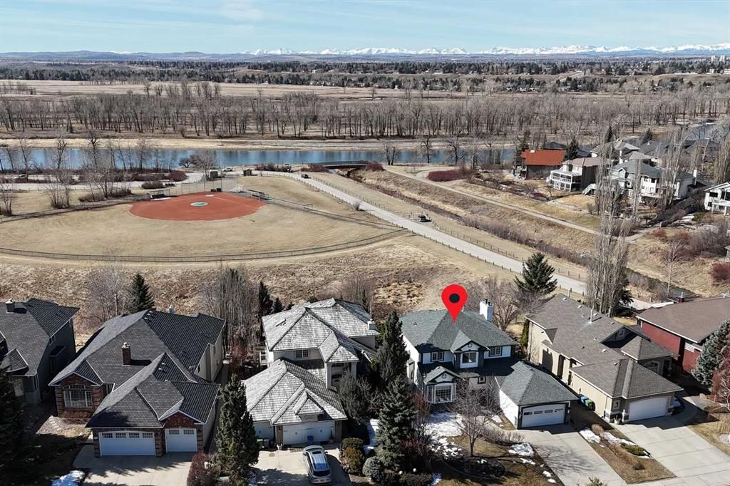 157 Douglas Park Boulevard SE, Calgary — photo 3 of 42