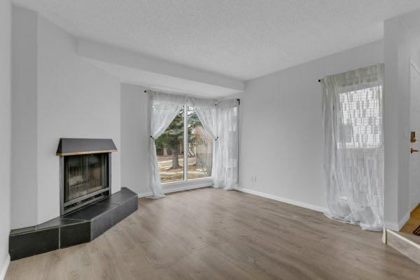 220 Cedarbrook Bay SW, Calgary — photo 2 of 35