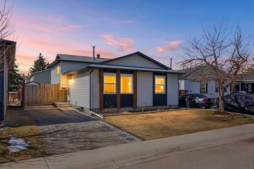 559 Deerpath Court SE, Calgary — main listing photo