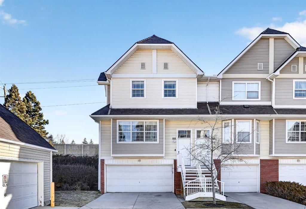 123 Tuscany Springs Gardens NW, Calgary — main listing photo