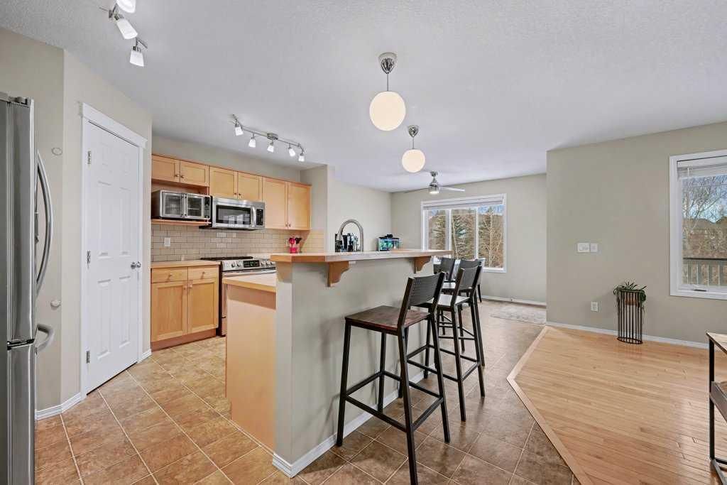19 Copperfield Crescent SE, Calgary — photo 4 of 45