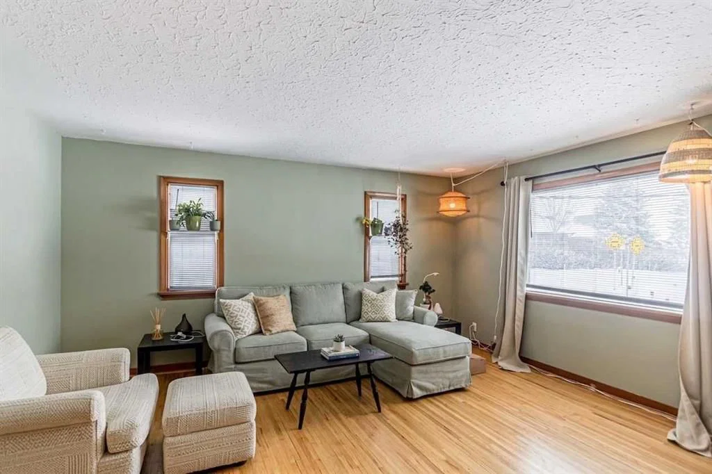 3423 1 Street NE, Calgary — photo 2 of 15