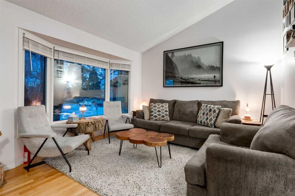 4 CEDARBROOK Way SW, Calgary — photo 4 of 40