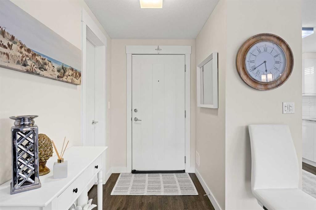 306, 45 Aspenmont Heights SW, Calgary — photo 3 of 35